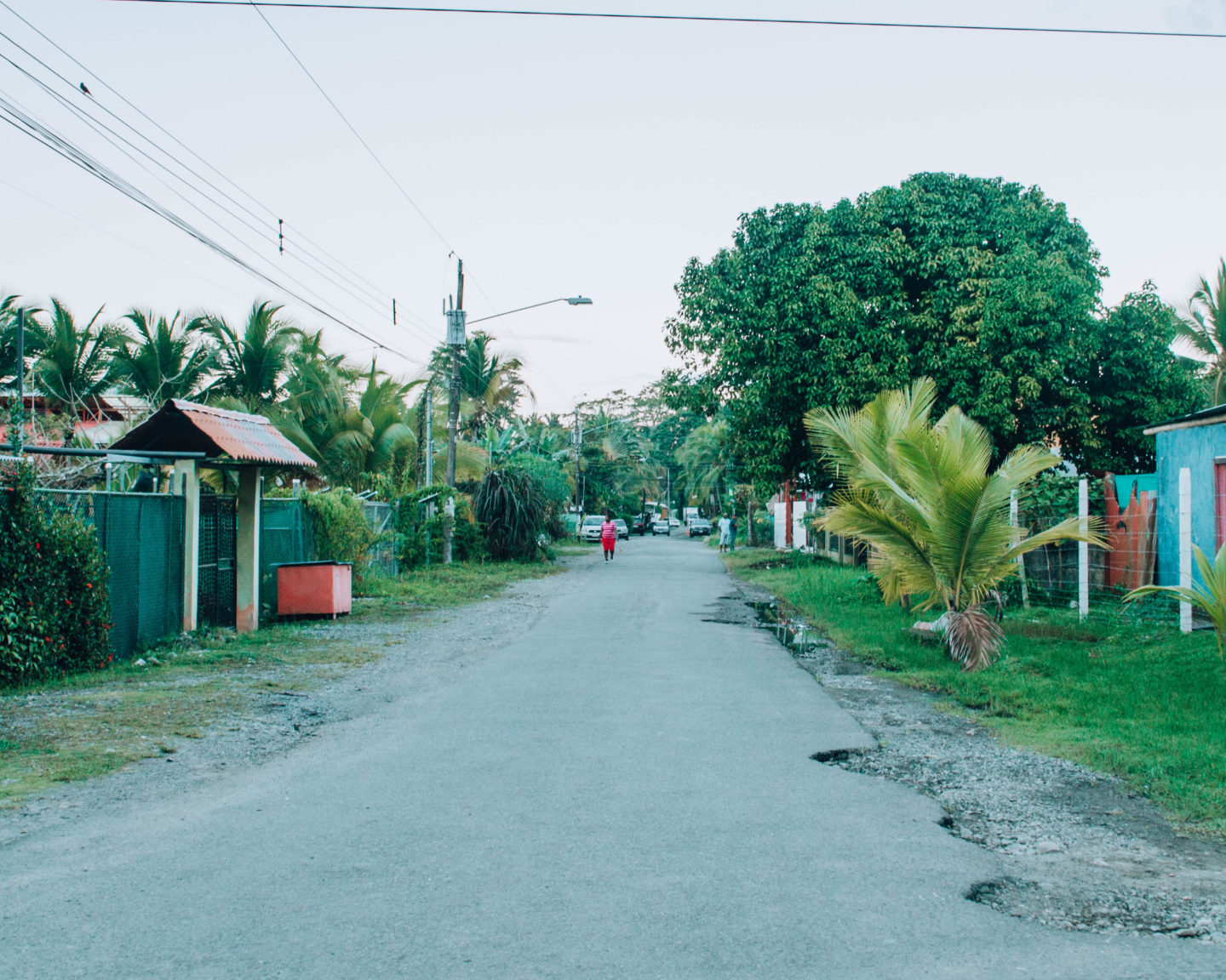 strada di un piccolo villaggio